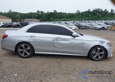 2017 Mercedes-Benz E 300 4Matic z USA, uszkodzony, nr VIN WDDZF4KB3HA208770